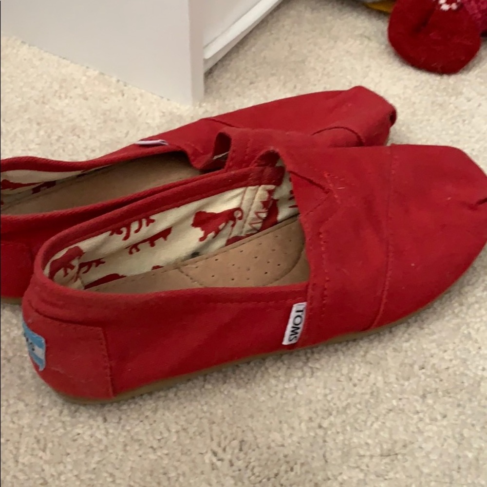 Toms - Picture 2 of 3